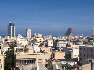 A peek at the sea from deep inside Tel Aviv.